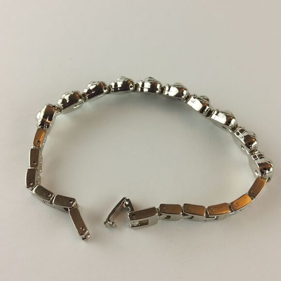 (3/$20) silvertone beaded and faux Pearl bracelets - Picture 9 of 10